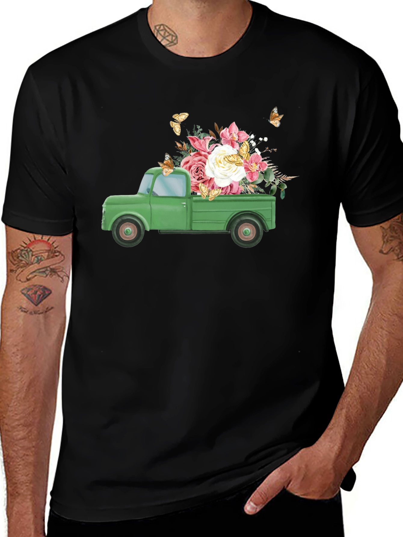 Camiseta Negra con Camioneta y Flores