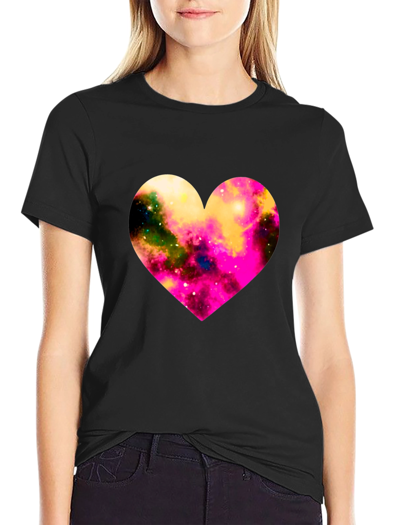 Camiseta Negra con Corazón de Galaxia