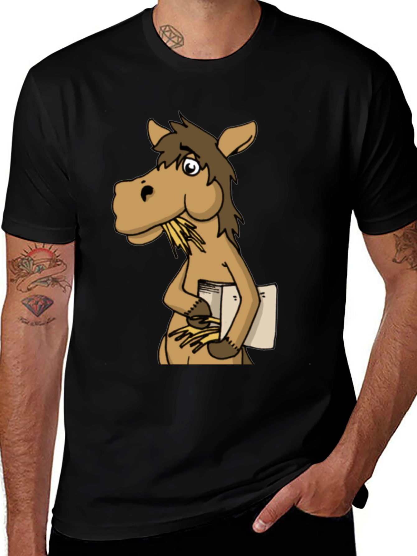 Camiseta Negra con Diseño de Caballo Lector