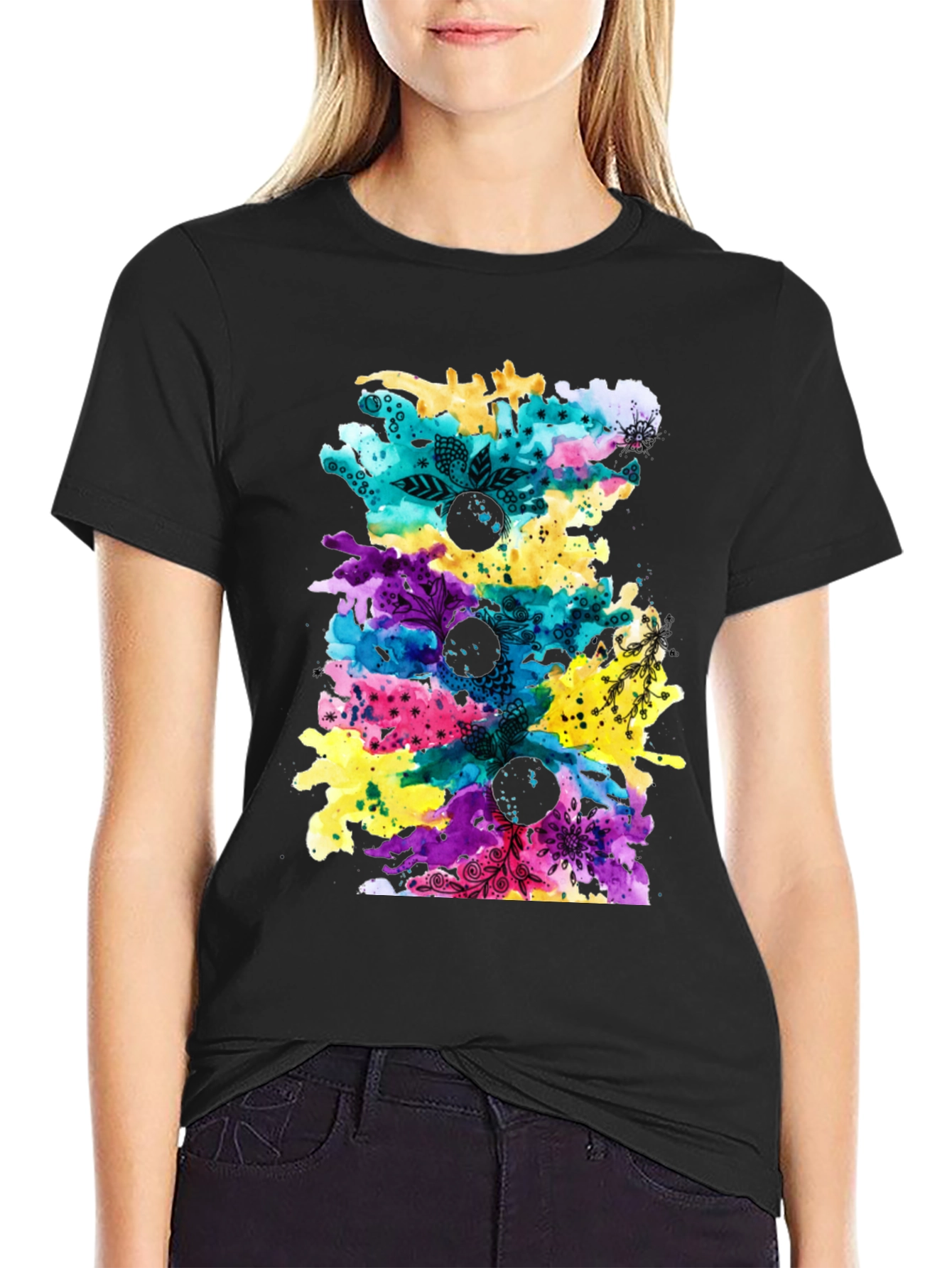 Camiseta Negra con Diseño Abstracto Multicolor