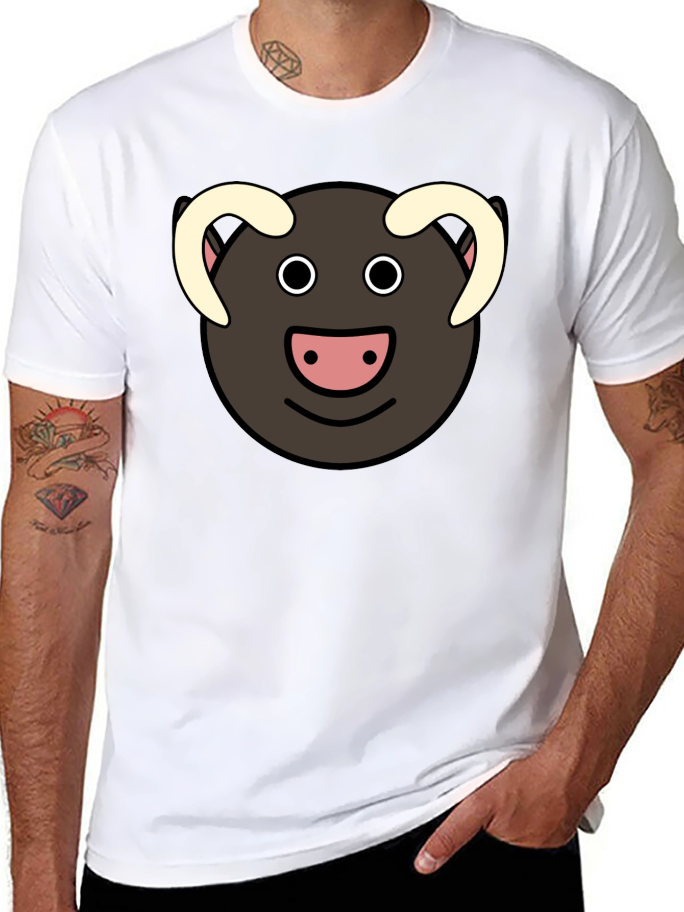 Camiseta Negra con Diseño de Carnero Divertido