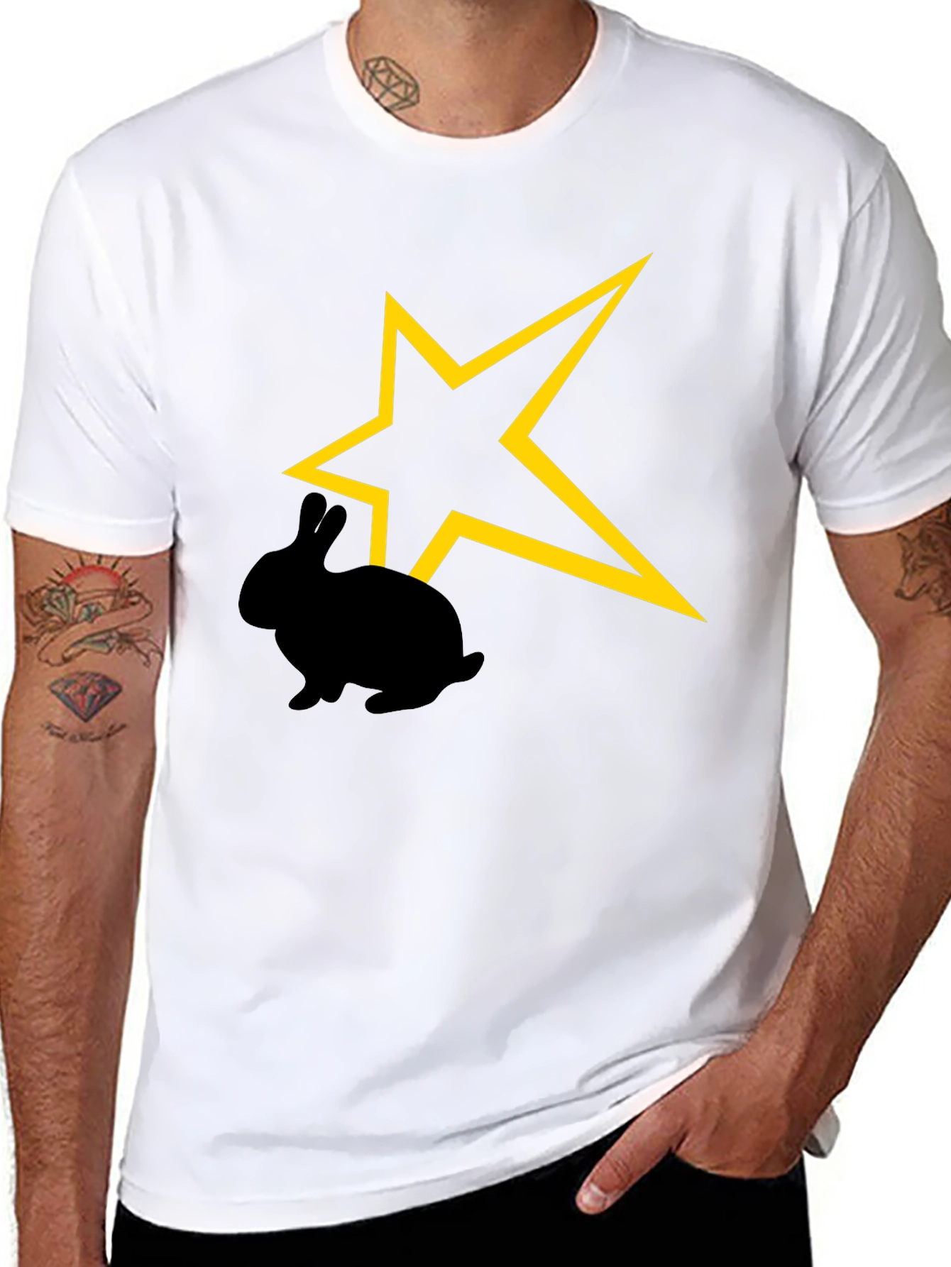 Camiseta Negra con Conejo y Estrella Amarilla