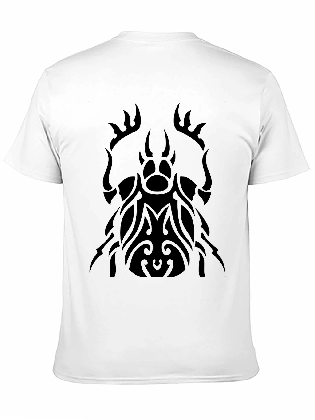 Camiseta Negra con Diseño de Escarabajo Tribal
