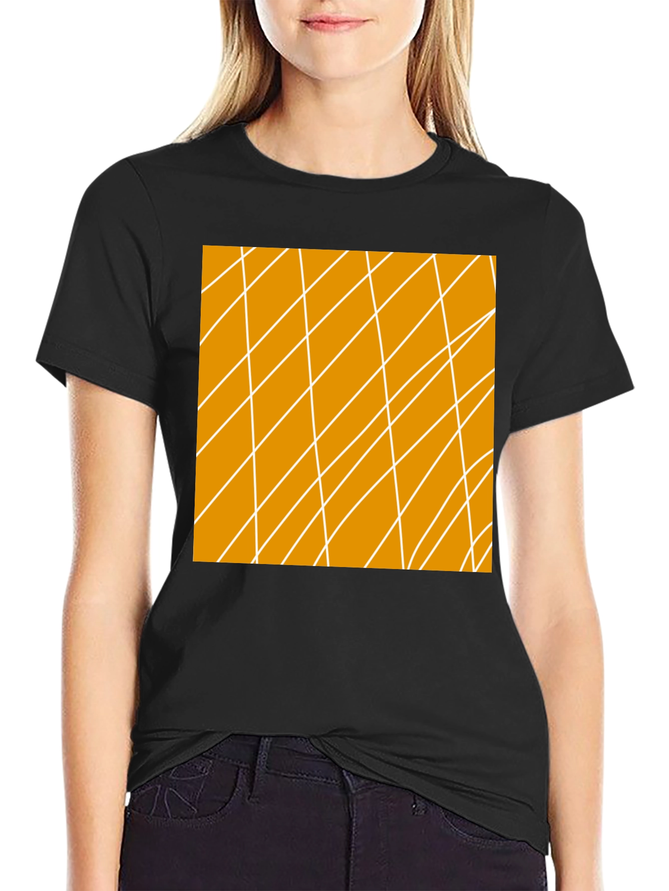 Camiseta Negra con Diseño Abstracto Naranja y Blanco