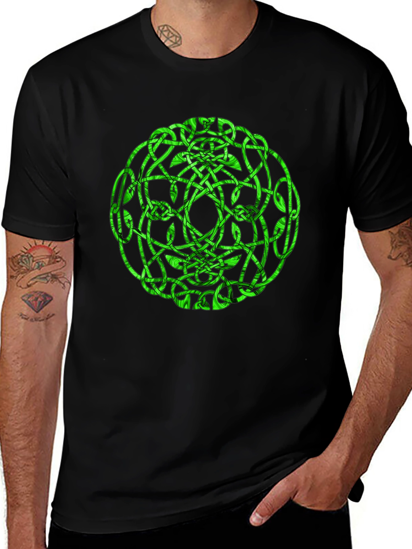 Camiseta Negra con Diseño Celta Verde
