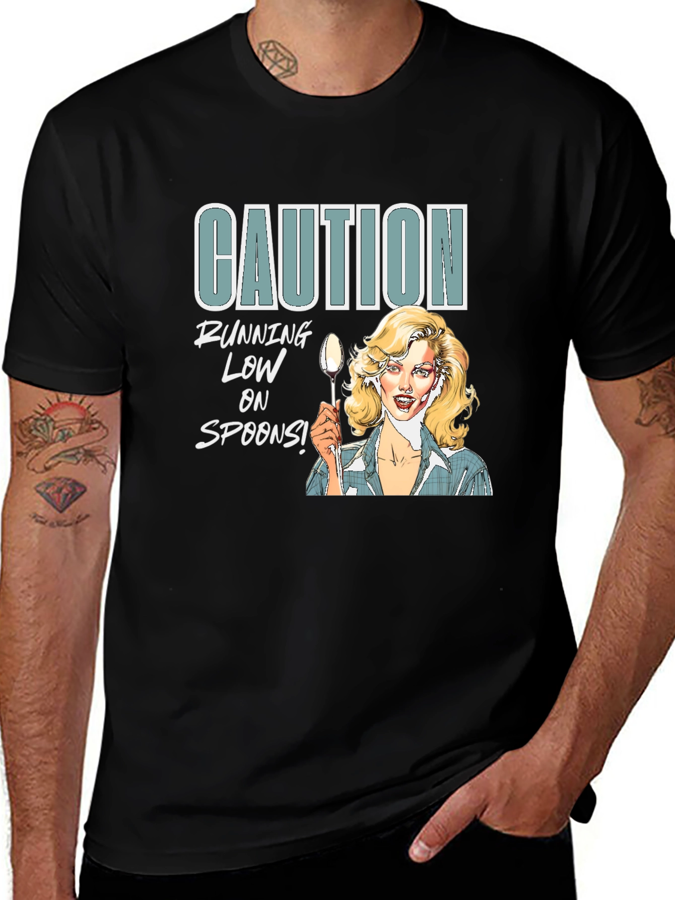 Camiseta Negra Caution Running Low on Spoons