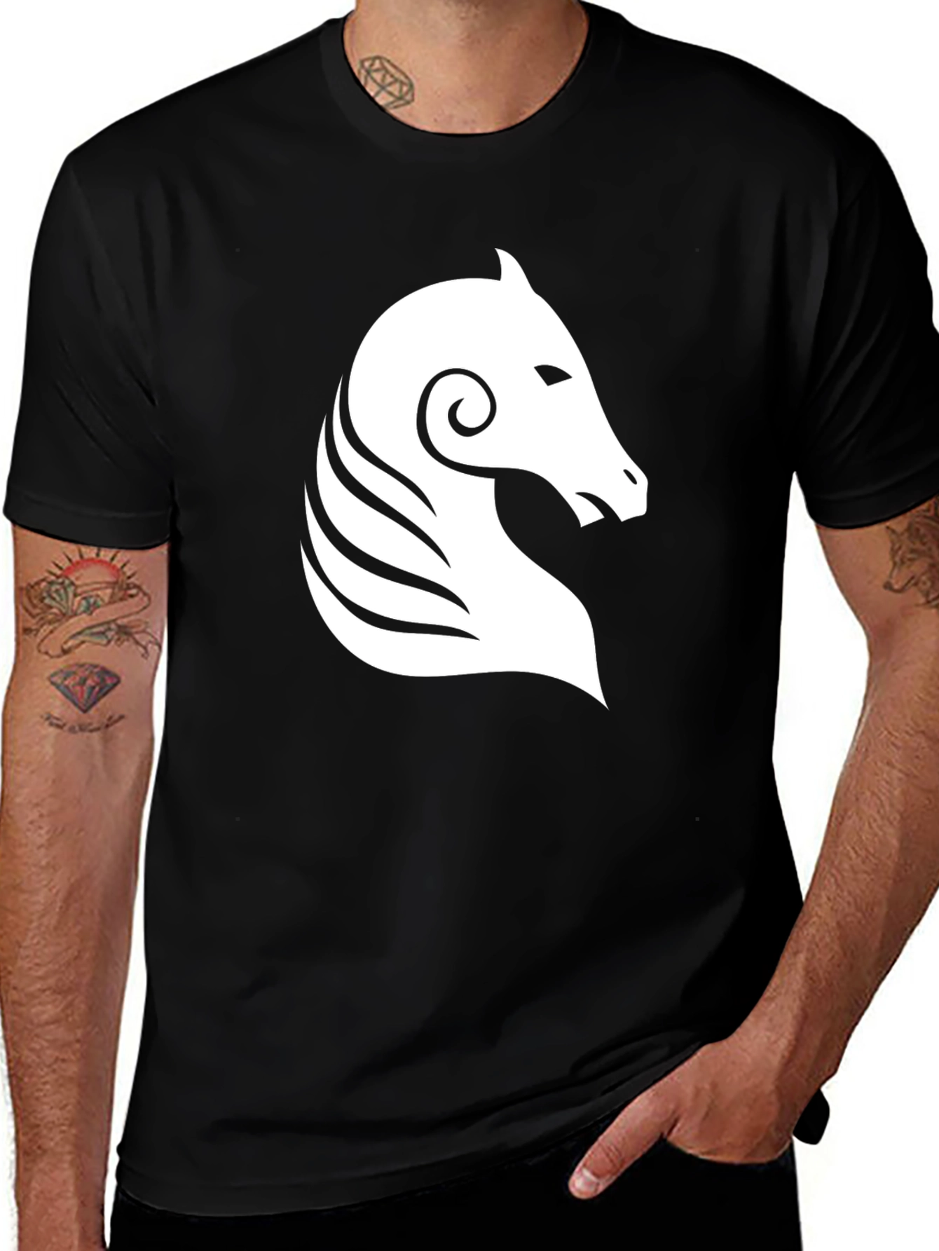Camiseta Negra con Diseño de Cabeza de Caballo Blanco