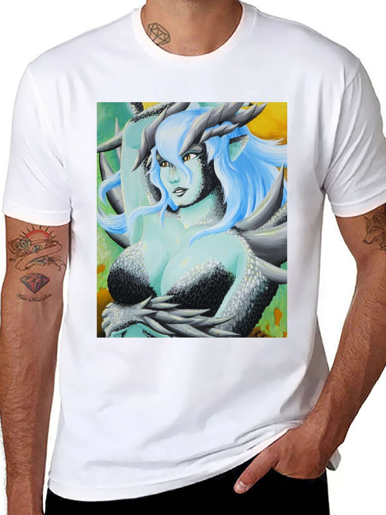 Camiseta Negra con Diseño de Dragona Fantasía