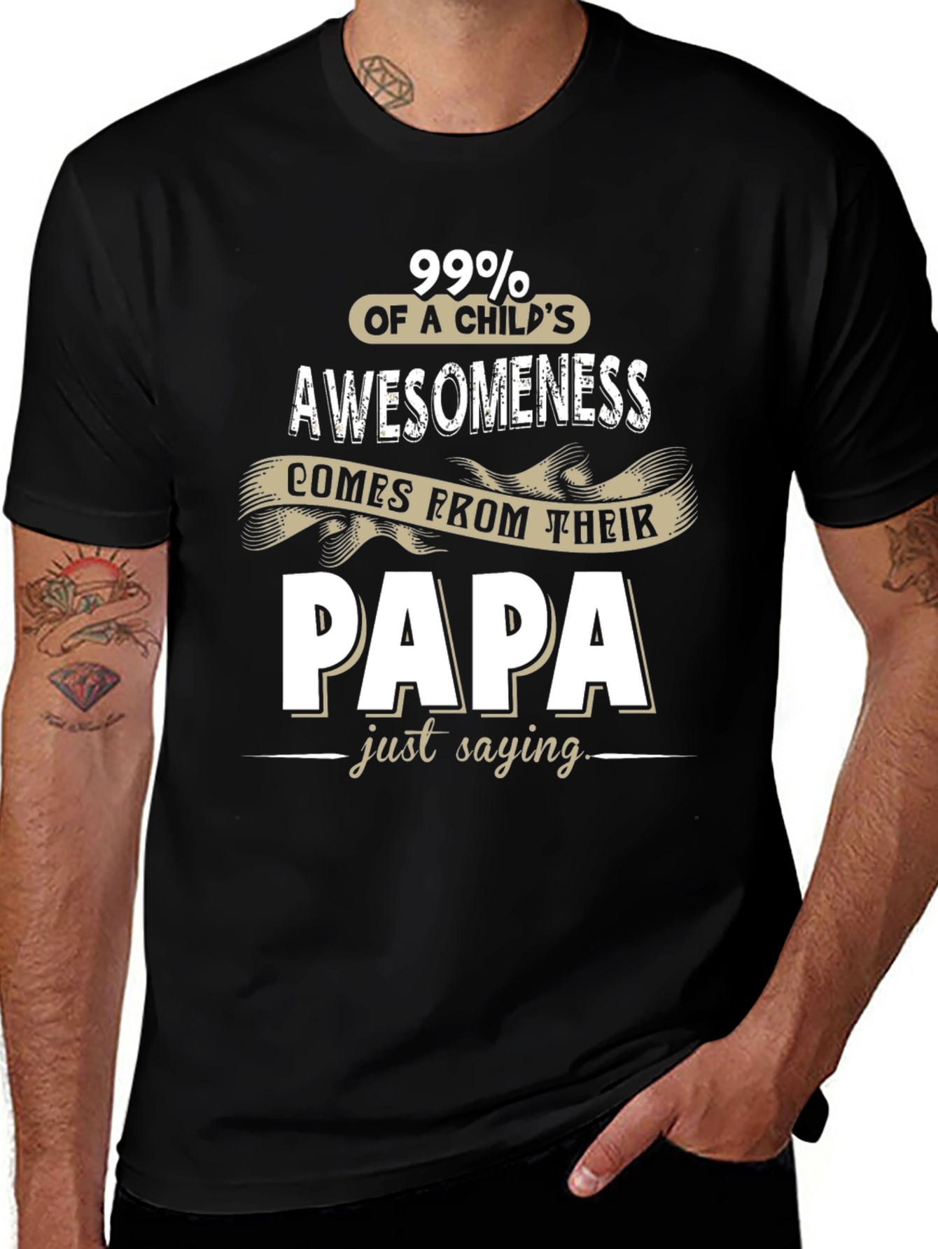 Camiseta Negra Awesomeness de un Niño Viene de Papá