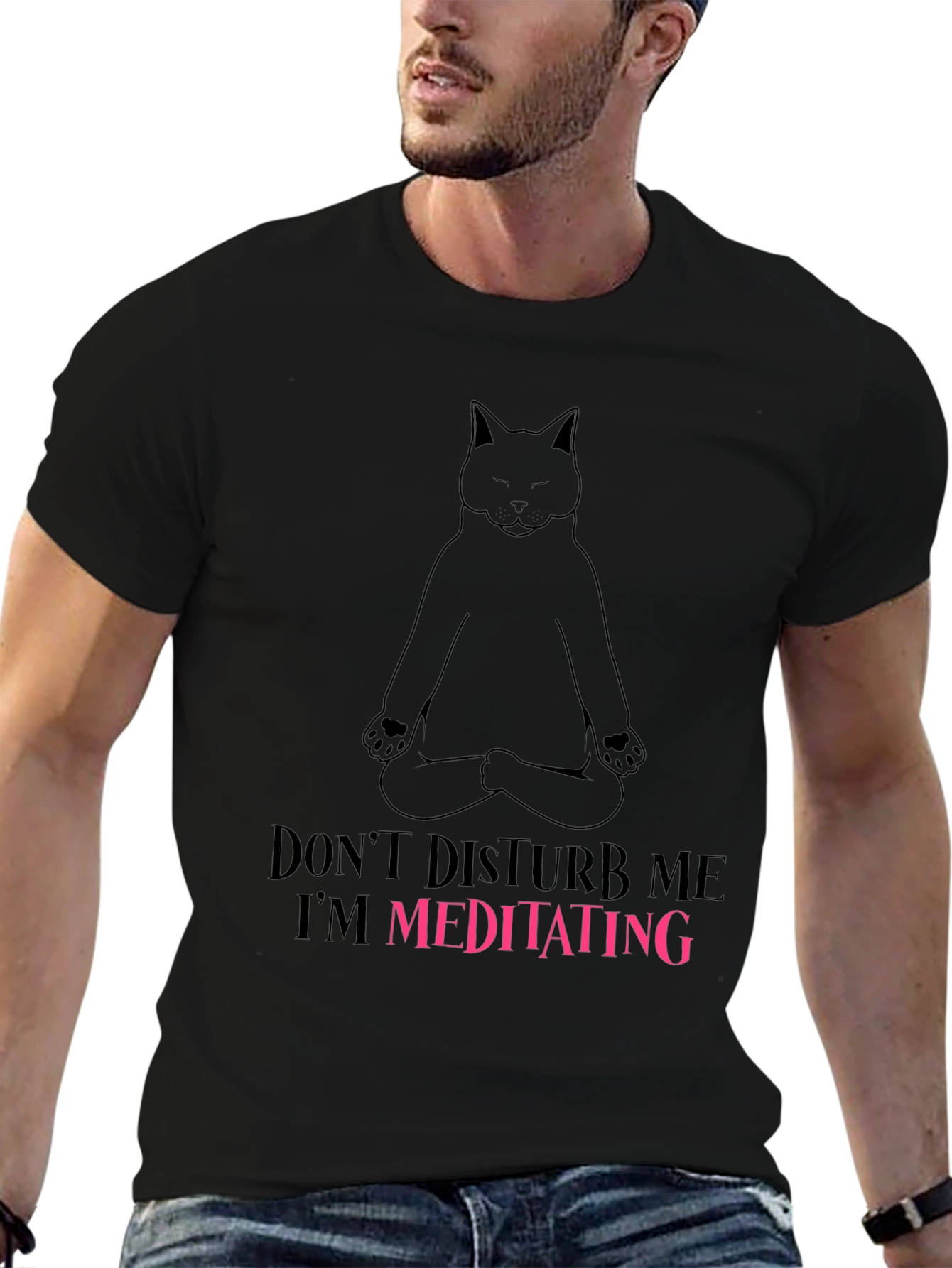 Camiseta Negra con Diseño de Gato Meditando