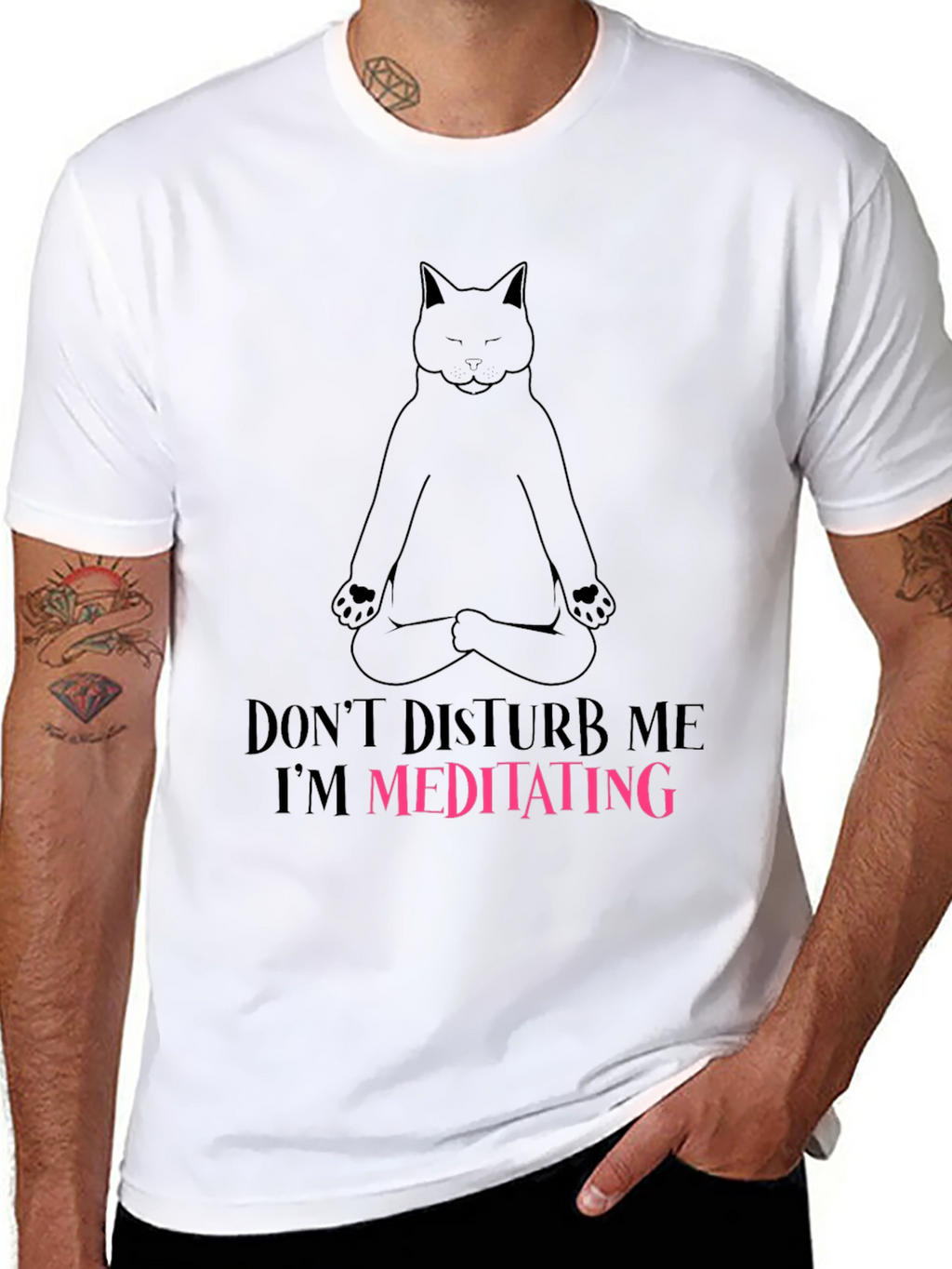 Camiseta Negra con Diseño de Gato Meditando