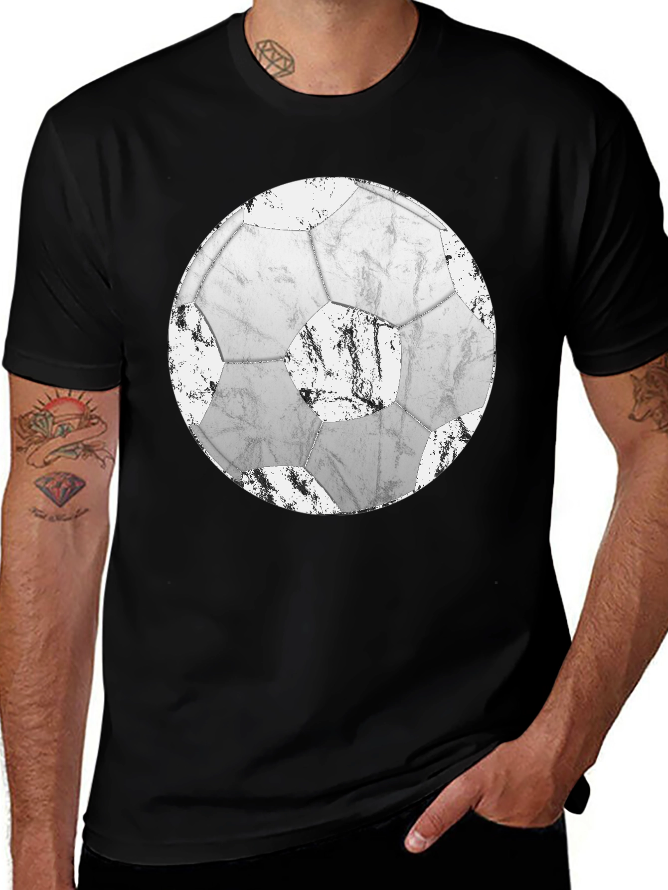 Camiseta Negra con Diseño de Balón de Fútbol Vintage