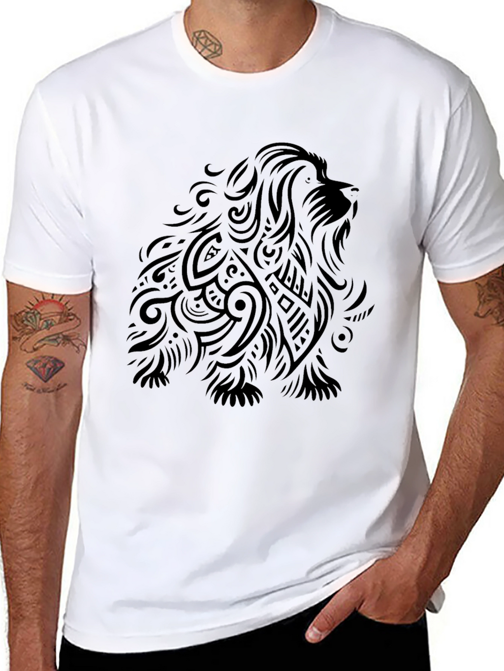 Camiseta Negra con Diseño de León Tribal