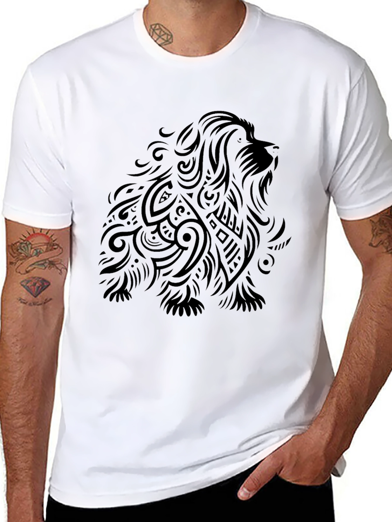 Camiseta Negra con Diseño de León Tribal