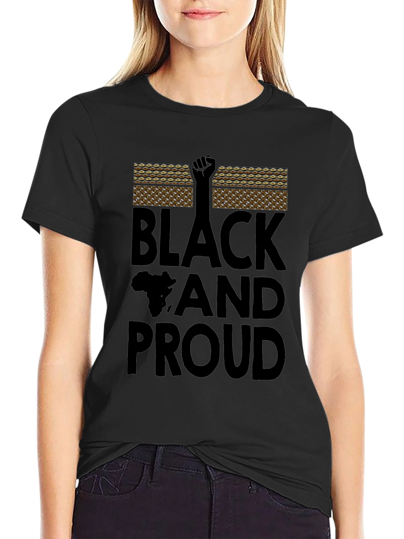 Camiseta Negra Black and Proud con Diseño Africano
