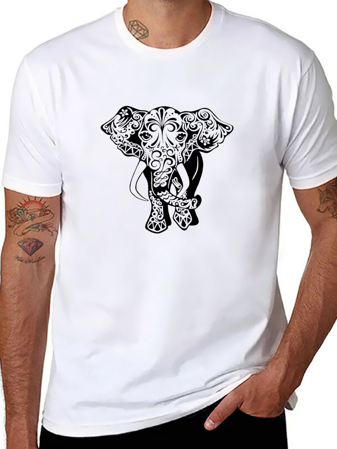 Camiseta Negra con Diseño de Elefante Estilizado