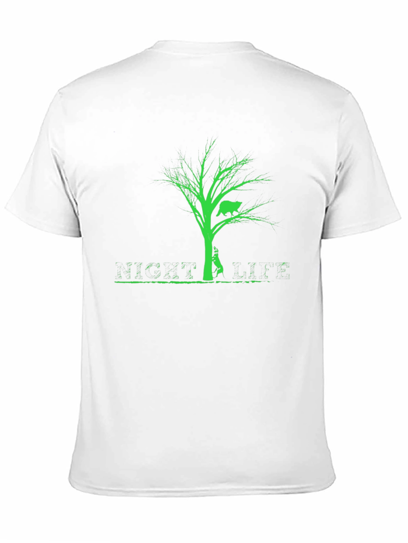 Camiseta Negra con Diseño de Oso en Árbol Verde