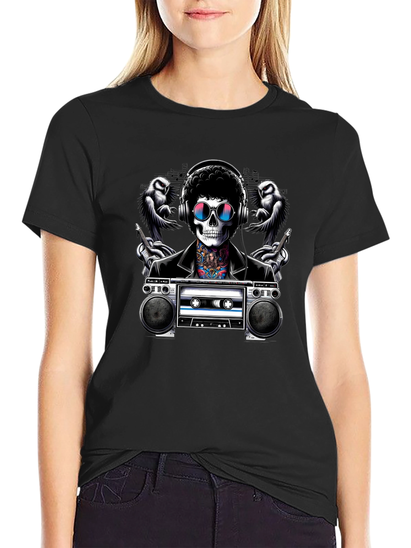 Camiseta negra con diseño de calavera musical retro