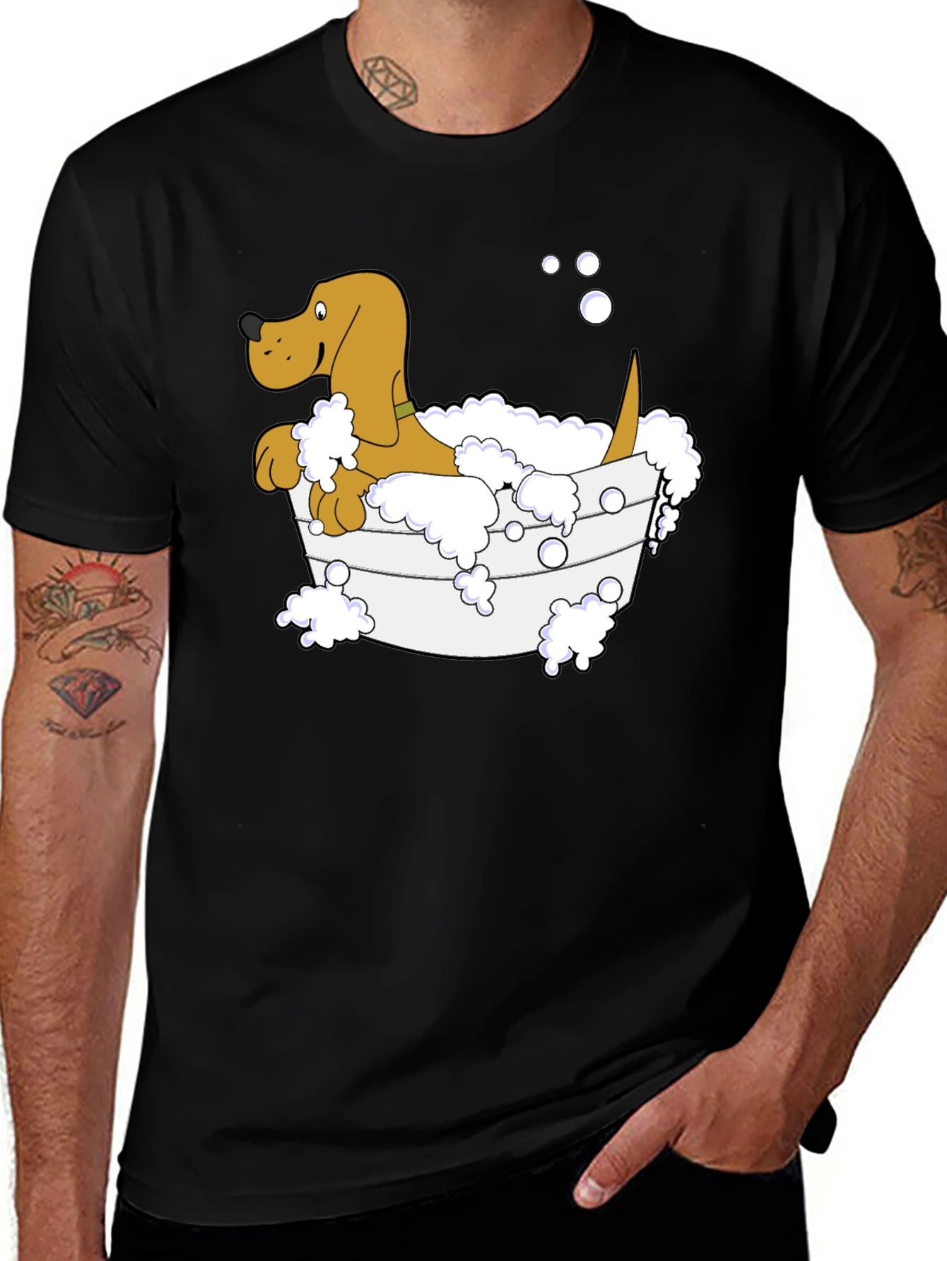 Camiseta Negra con Diseño de Perro en Bañera