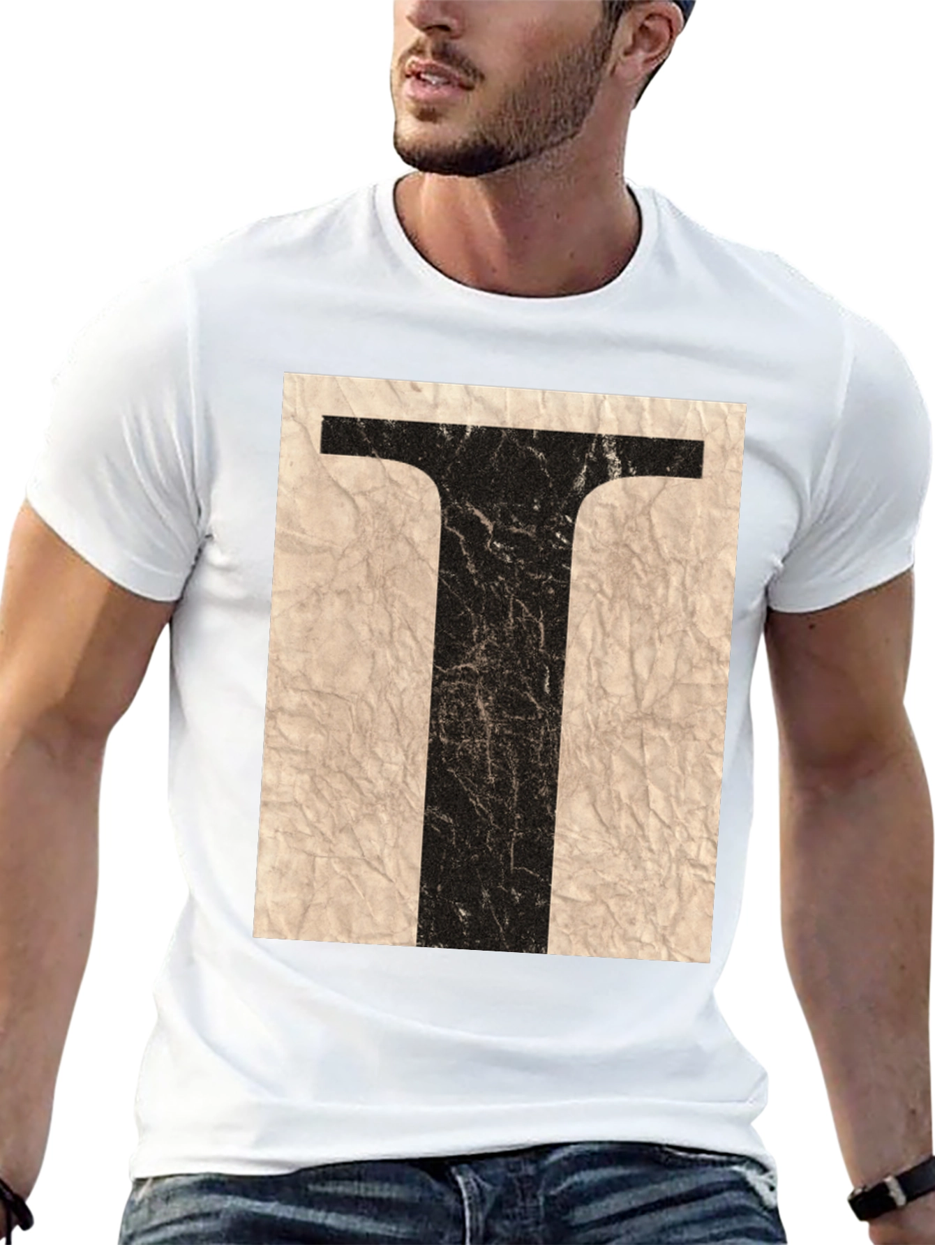 Camiseta Negra con Diseño de Letra T Vintage