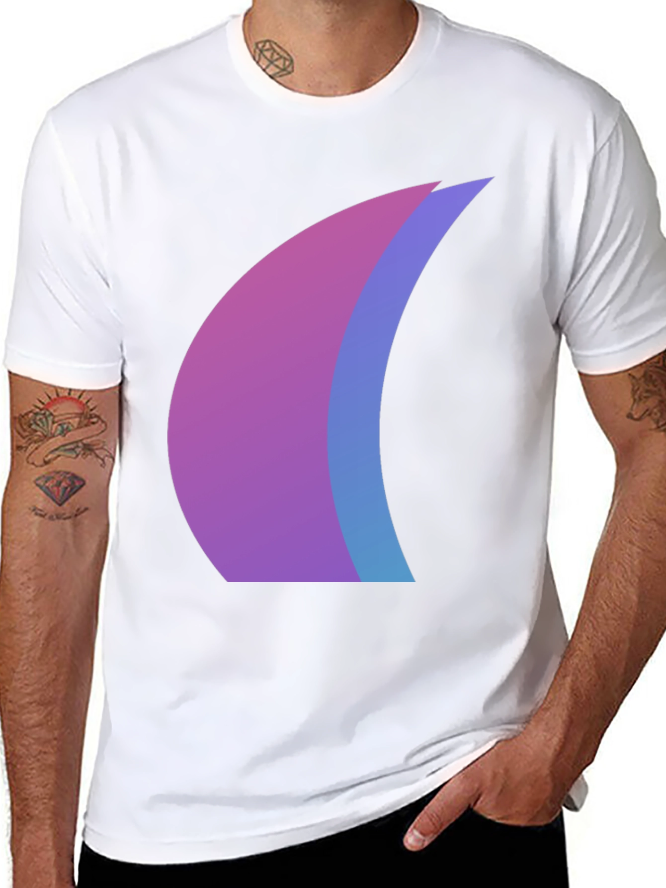 Camiseta Negra con Diseño Abstracto Degradado