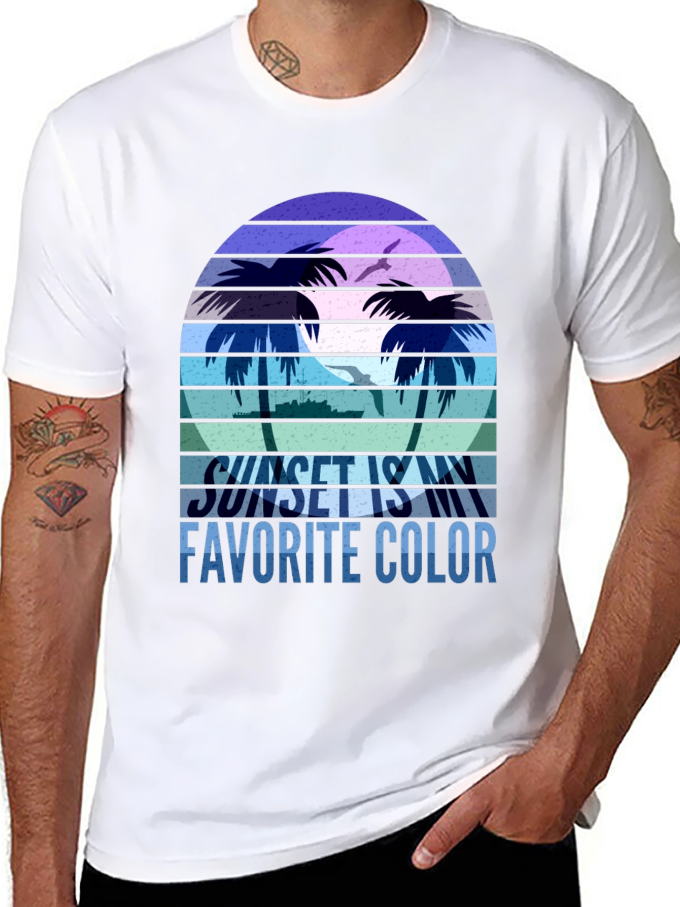 Camiseta Negra con Diseño de Atardecer Tropical