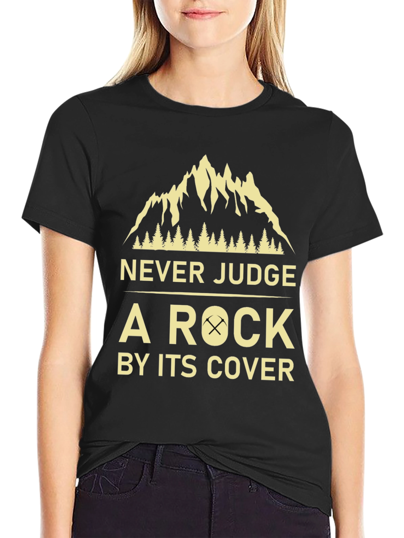 Camiseta Negra con Diseño de Montaña y Frase Inspiradora