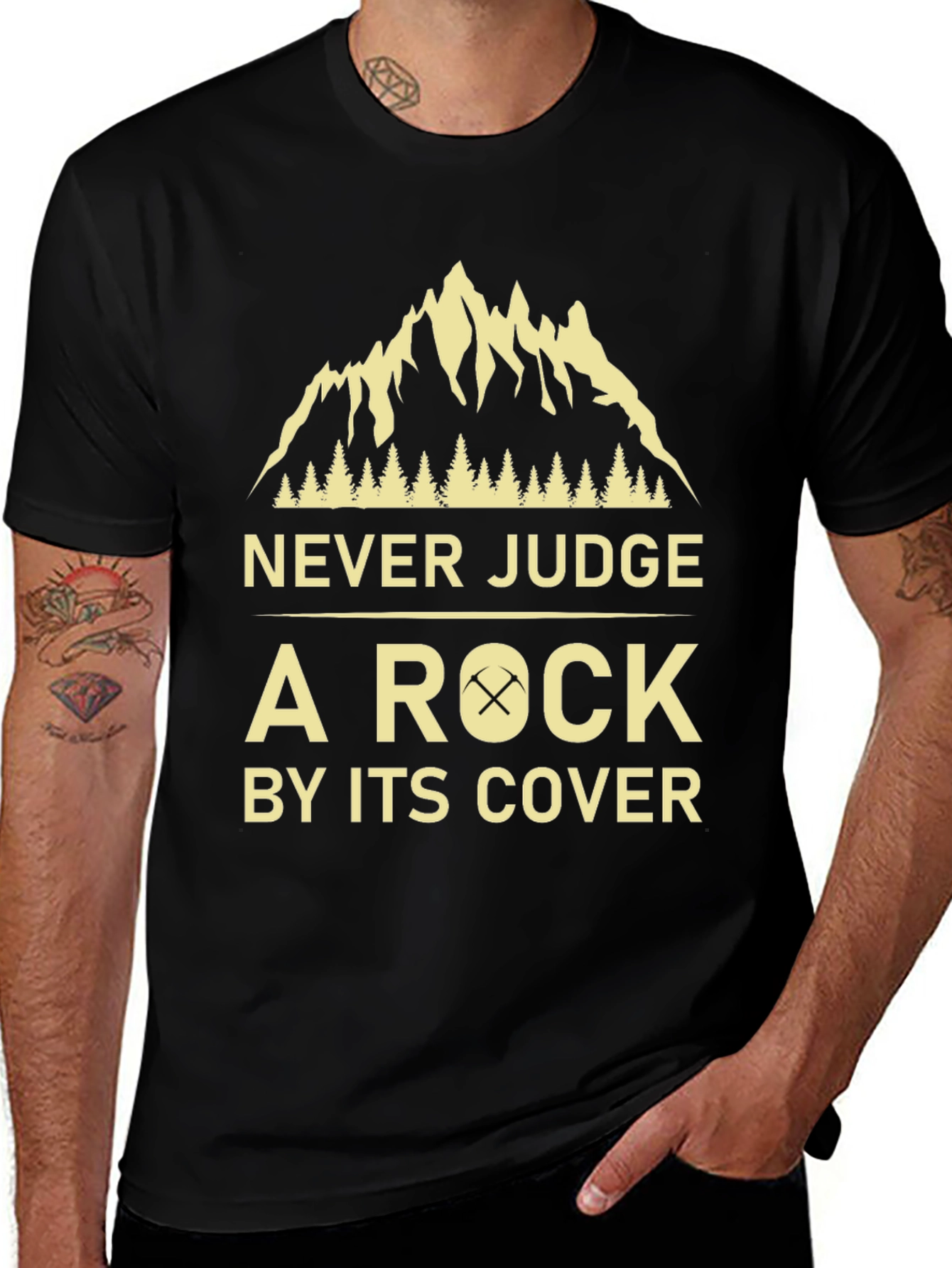 Camiseta Negra con Diseño de Montaña y Frase Inspiradora