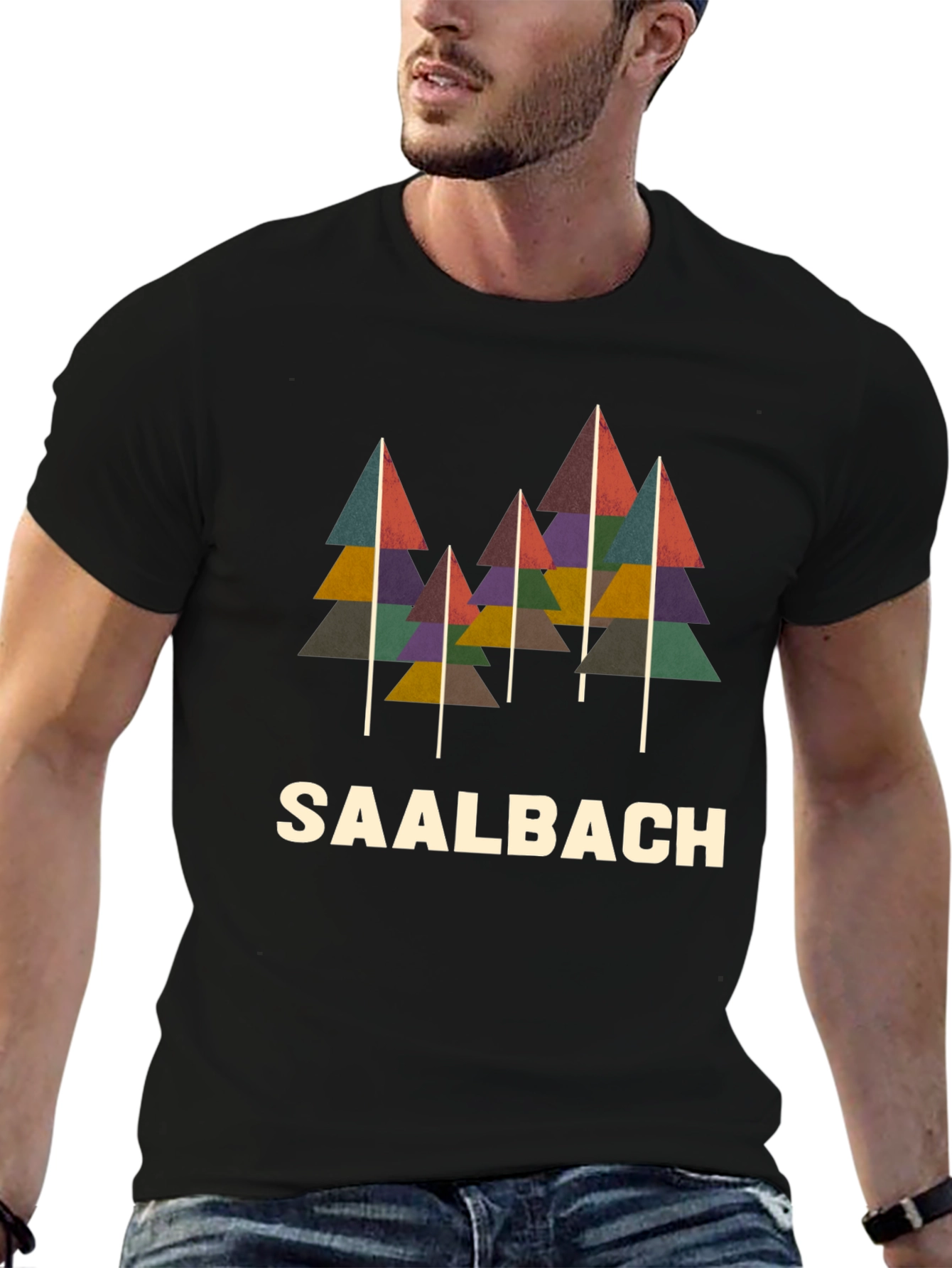 Camiseta Negra con Diseño de Árboles Saalbach