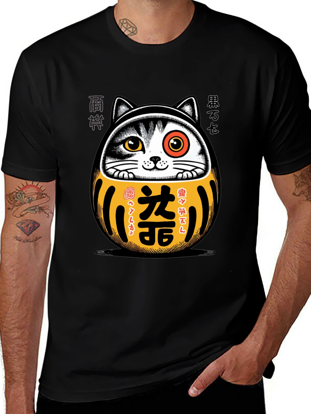 Camiseta Negra con Diseño Daruma Gato Japonés