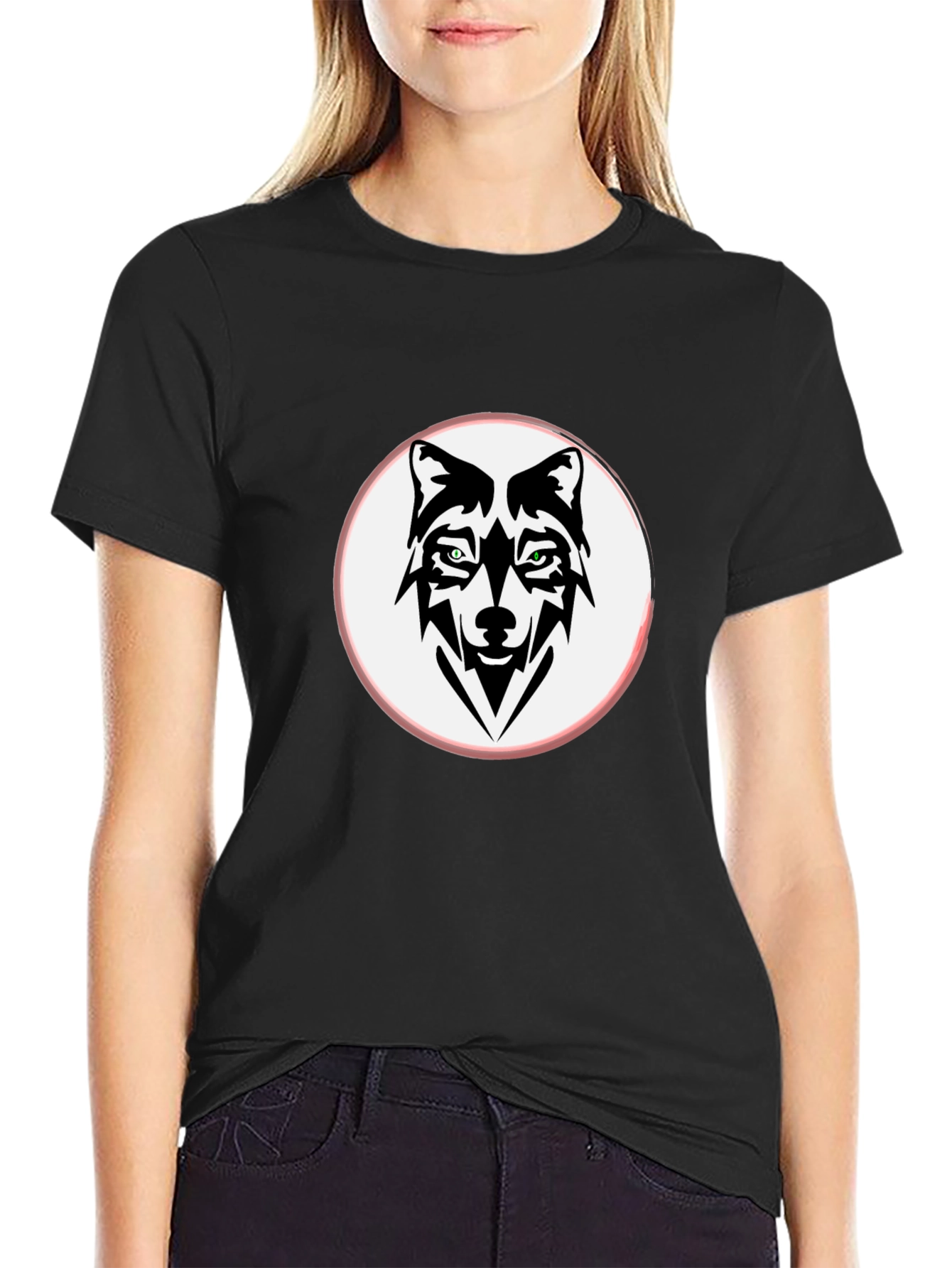 Camiseta Negra con Diseño de Lobo Abstracto