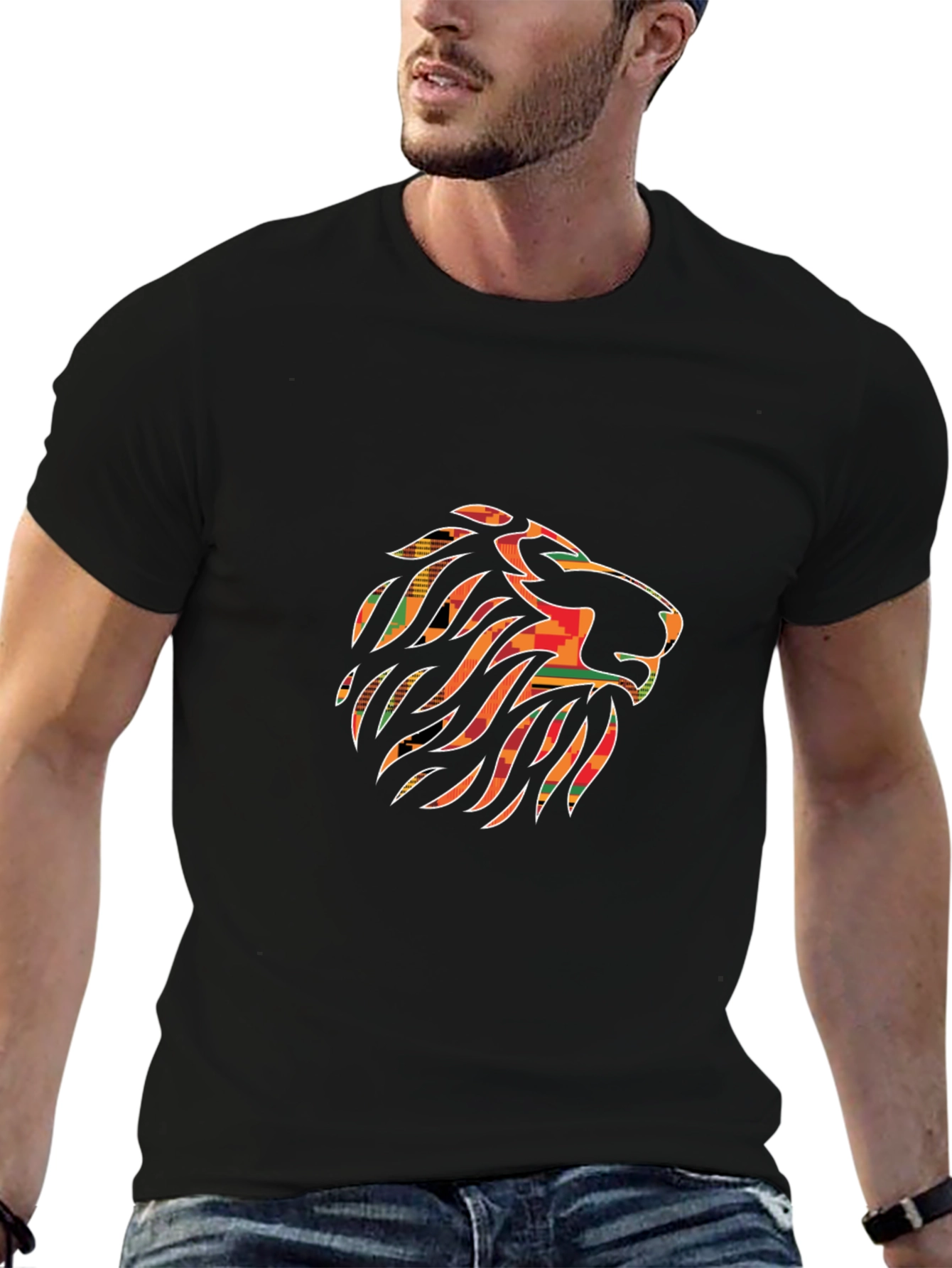 Camiseta Negra con Diseño de León Africano