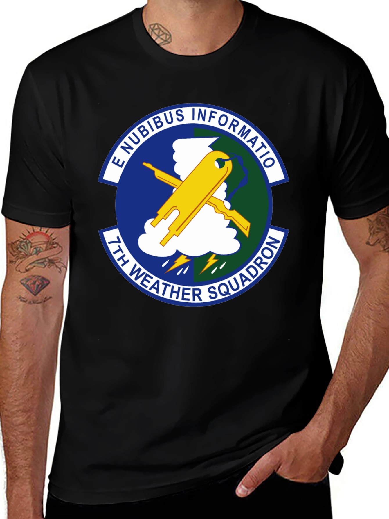 Camiseta Negra 7th Weather Squadron - Diseño Único