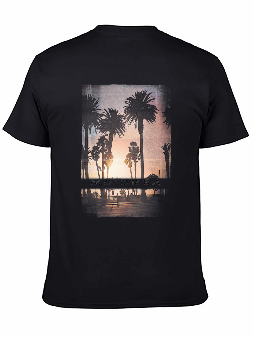Camiseta Negra con Diseño de Palmeras Tropicales