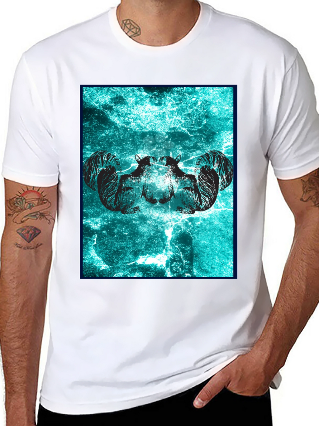 Camiseta Negra con Diseño de Ardillas Abstractas