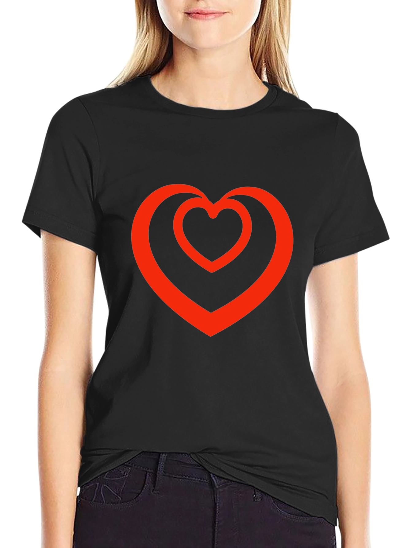 Camiseta Negra con Diseño de Corazón Rojo