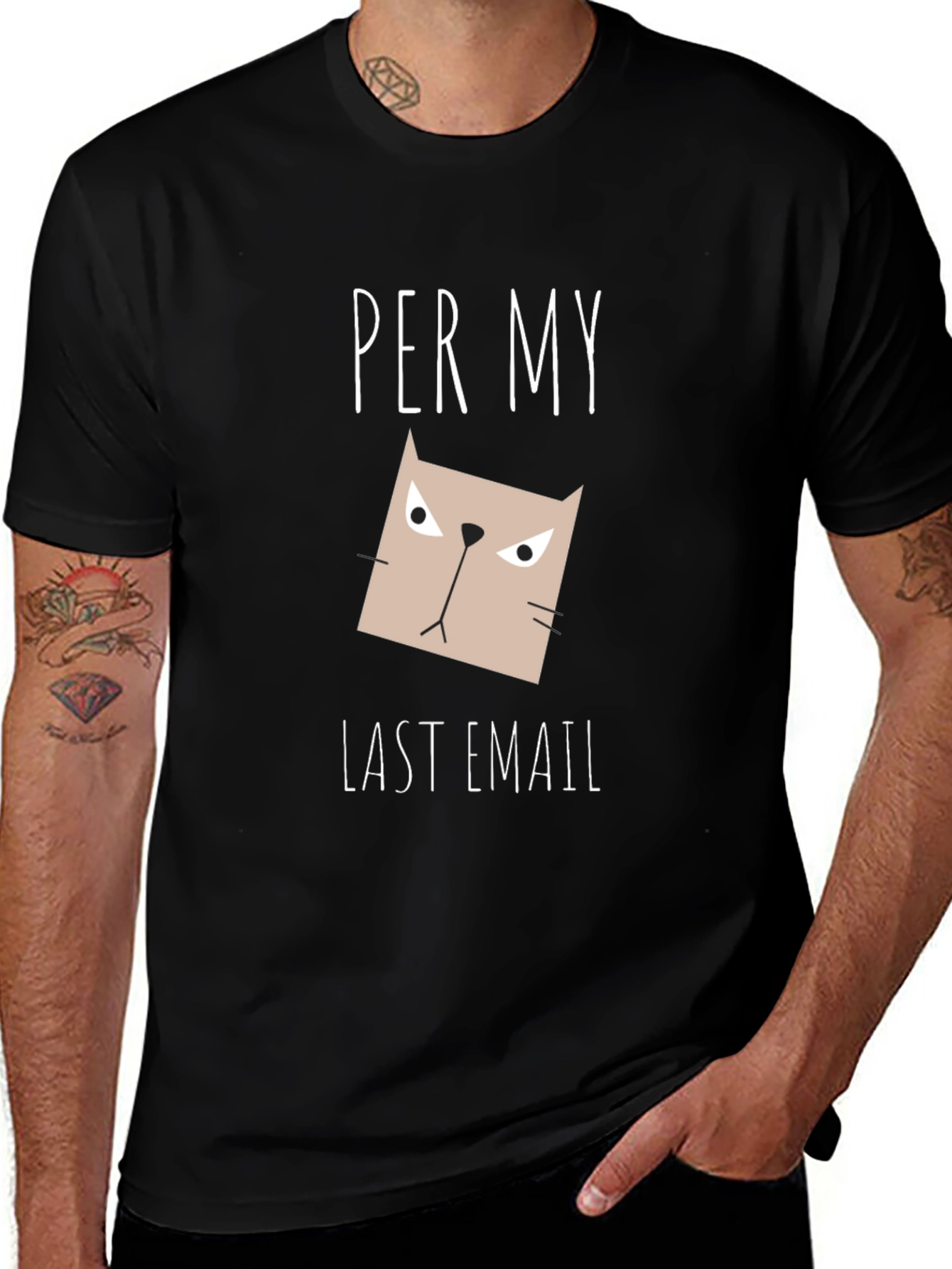 Camiseta Negra con Diseño de Gato Enojado - Per My Last Email