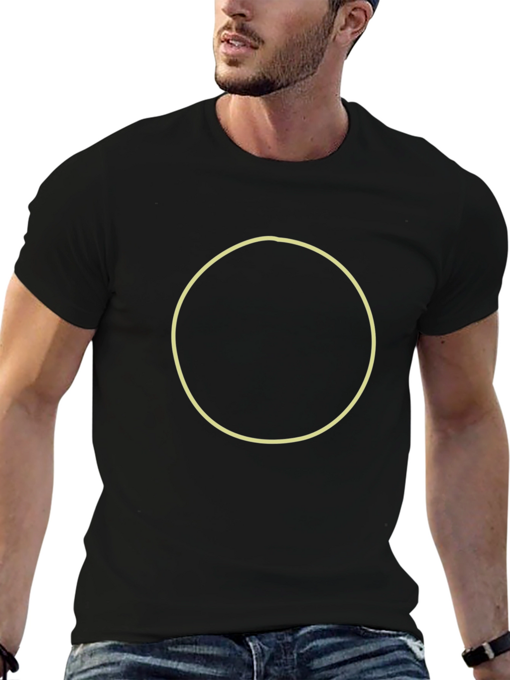 Camiseta Negra Casual con Diseño Circular