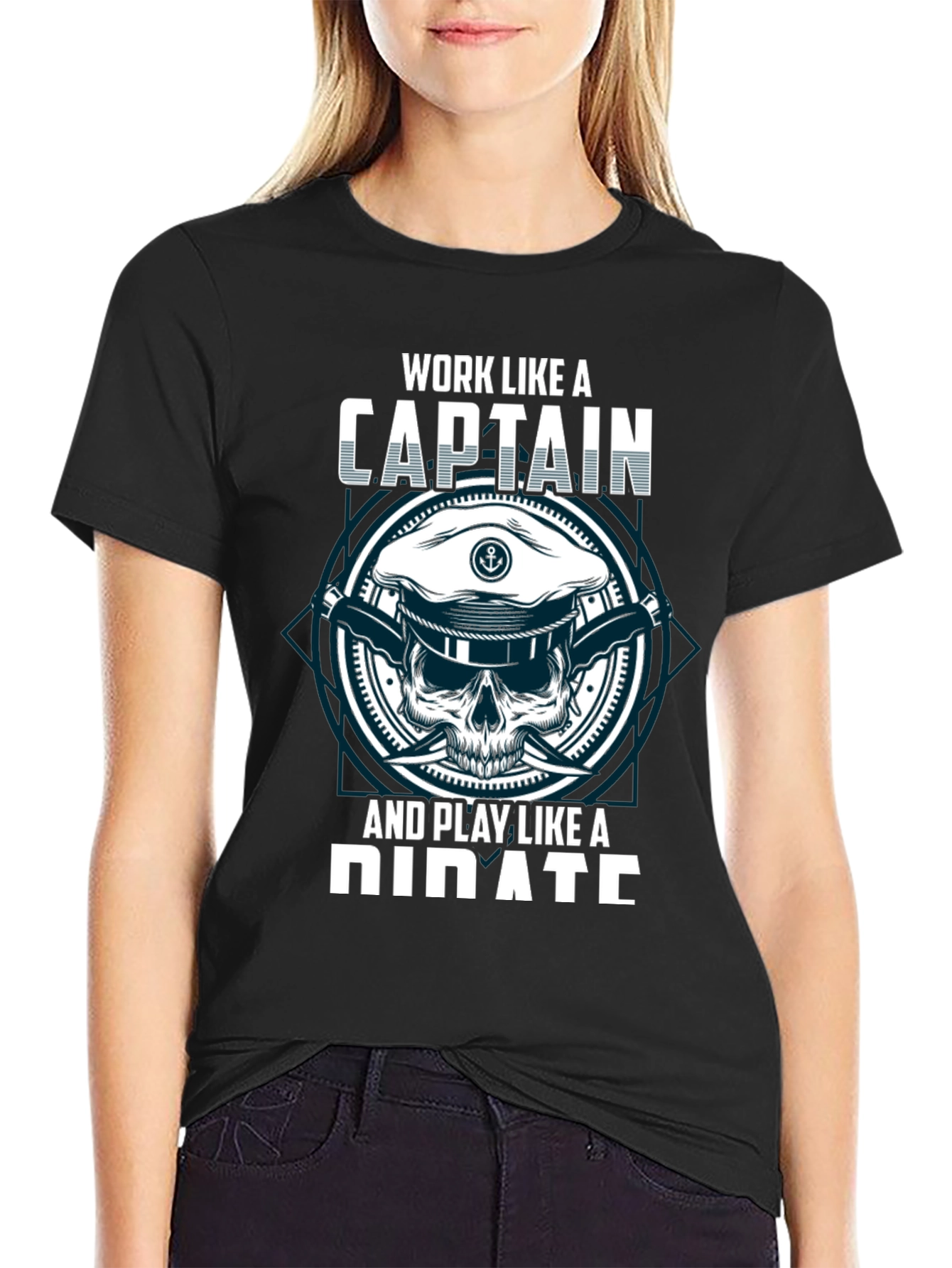 Camiseta Negra con Diseño de Capitán y Pirata