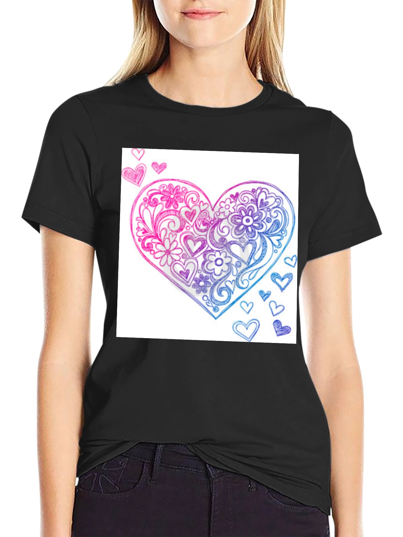 Camiseta Negra con Corazón Floral Rosa y Azul
