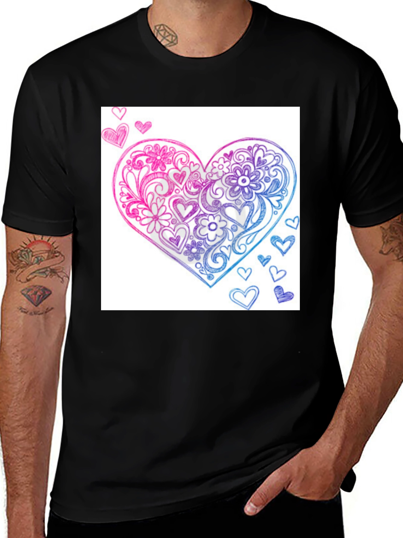 Camiseta Negra con Corazón Floral Rosa y Azul