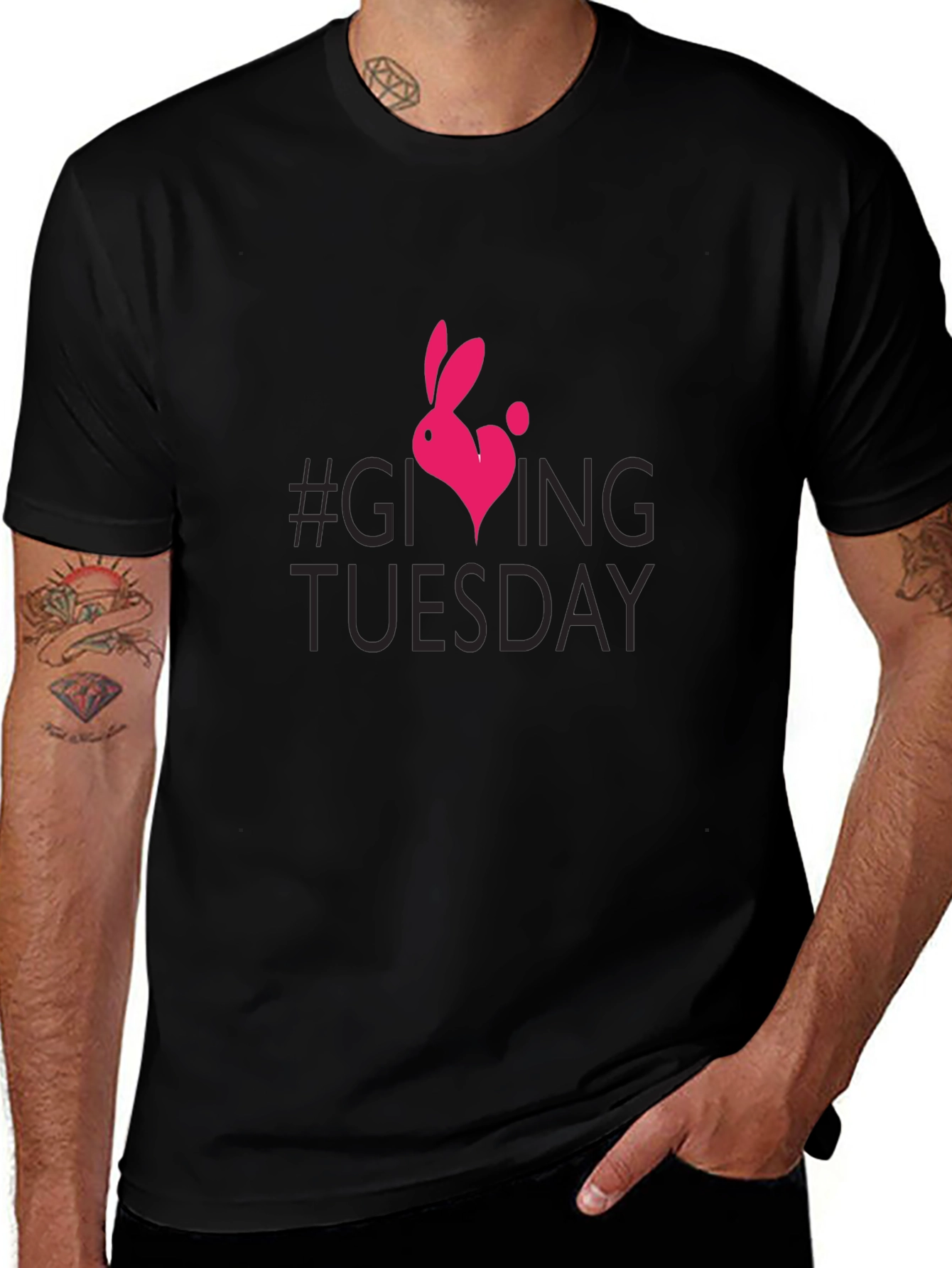 Camiseta Negra #GivingTuesday con Conejo Corazón