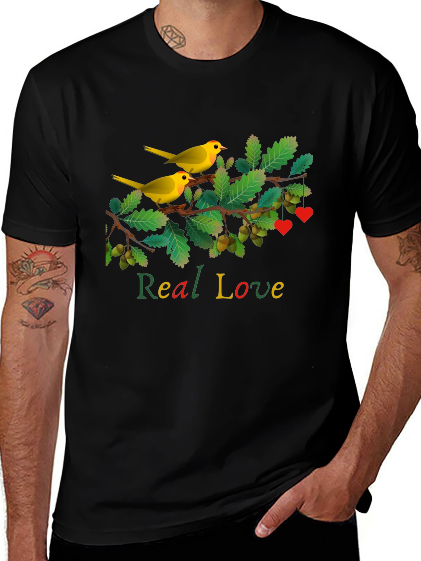 Camiseta Negra con Diseño de Aves y Real Love