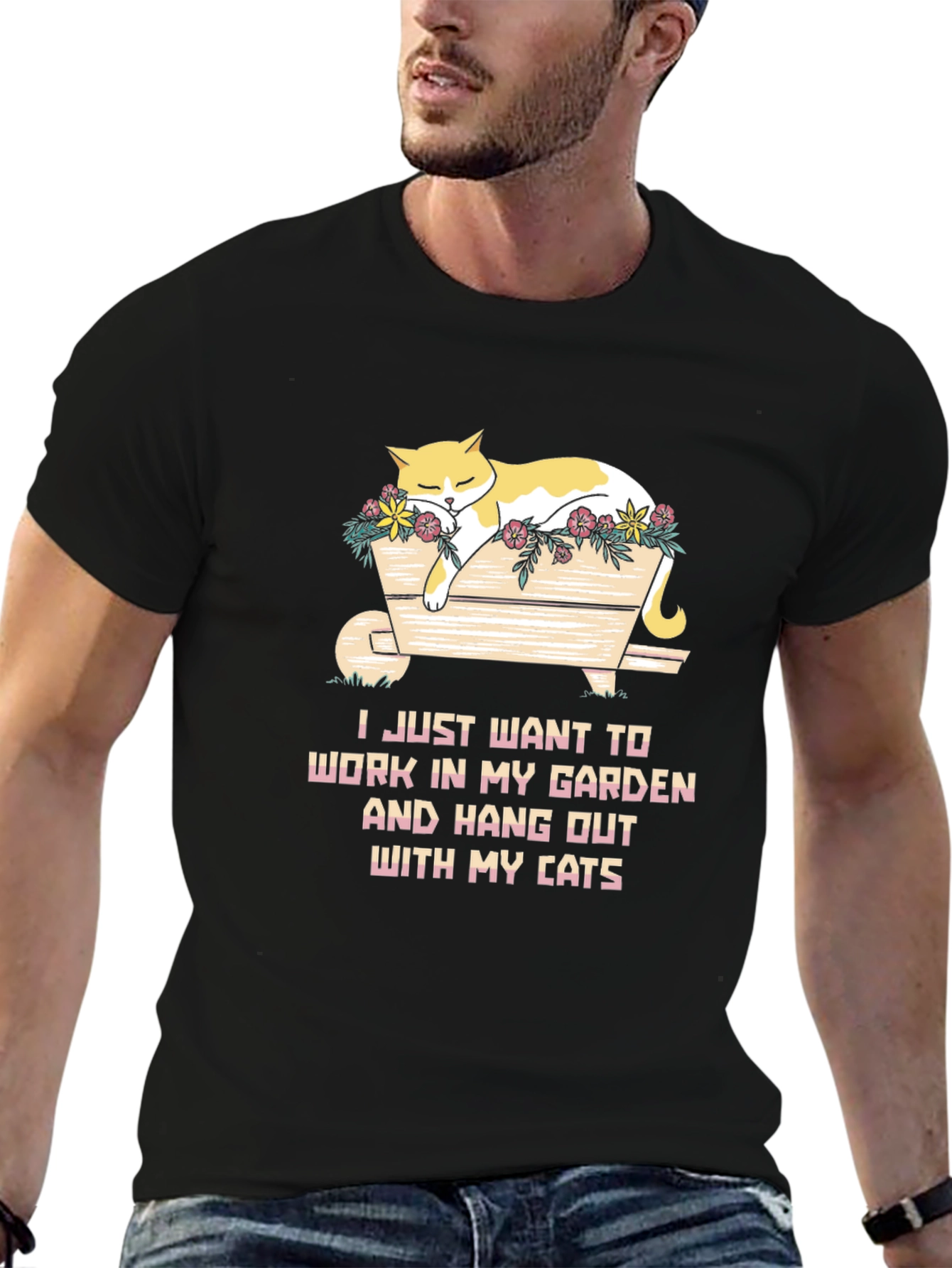Camiseta Negra con Diseño de Gato Jardinero