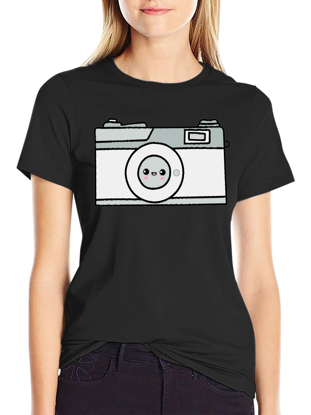 Camiseta Negra con Diseño de Cámara Kawaii