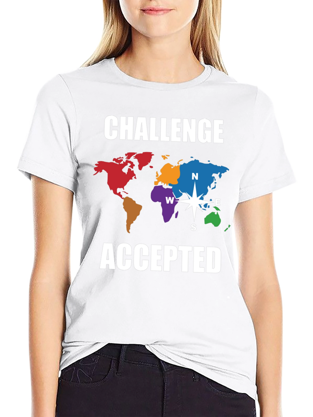 Camiseta Negra Challenge Accepted Mapa Mundial