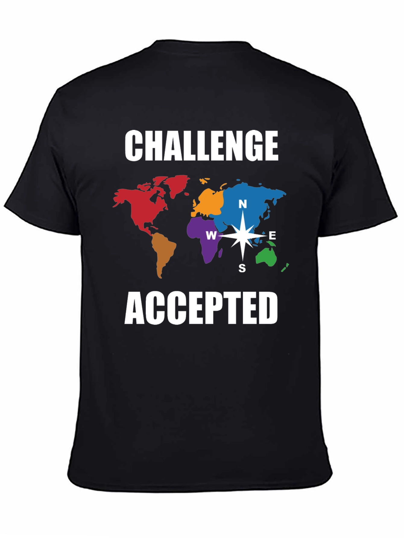 Camiseta Negra Challenge Accepted Mapa Mundial