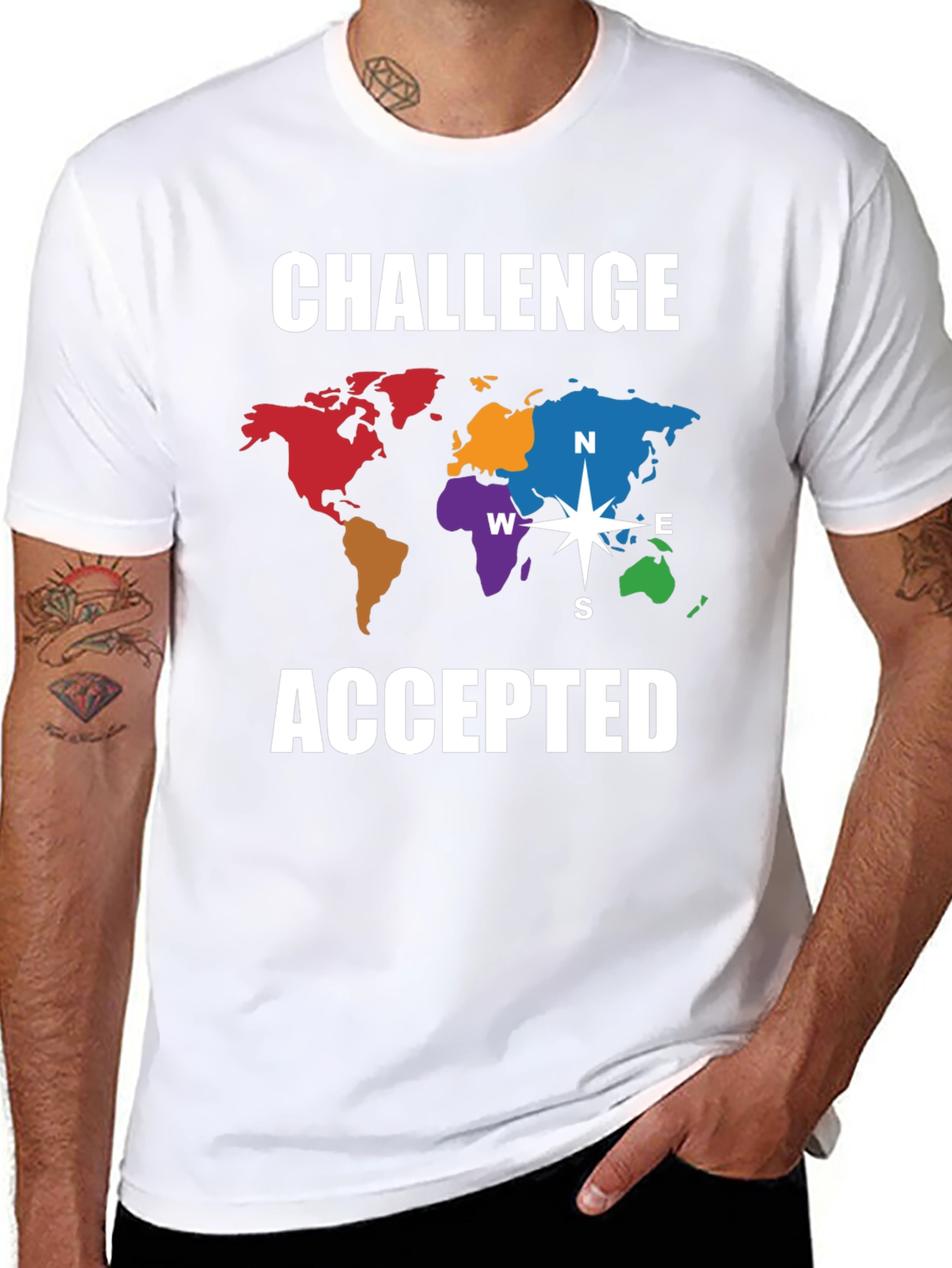 Camiseta Negra Challenge Accepted Mapa Mundial