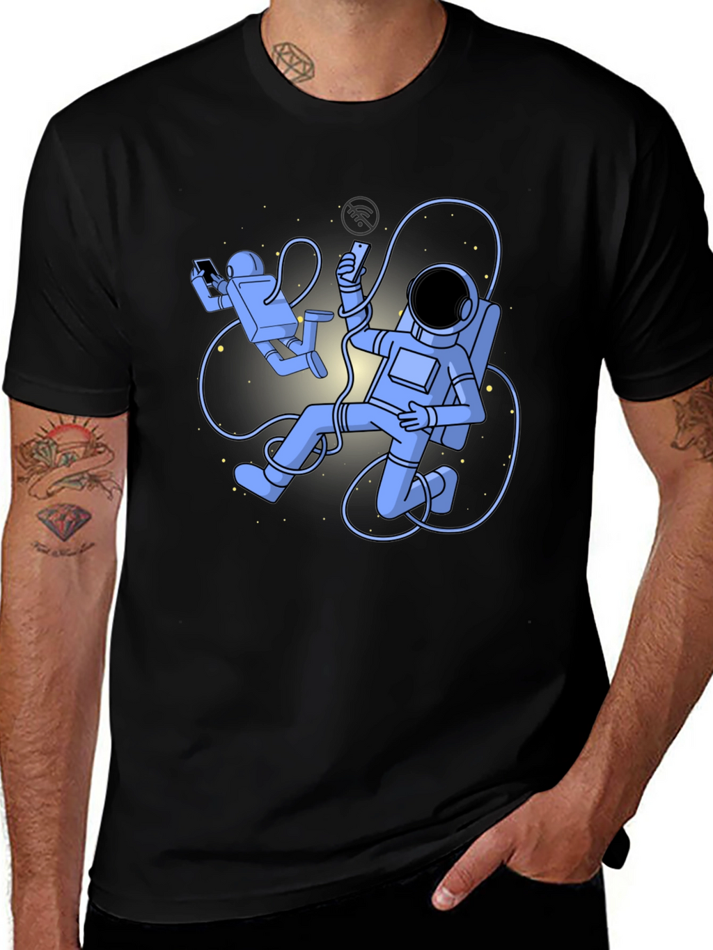 Camiseta Negra con Diseño de Astronautas Digitales