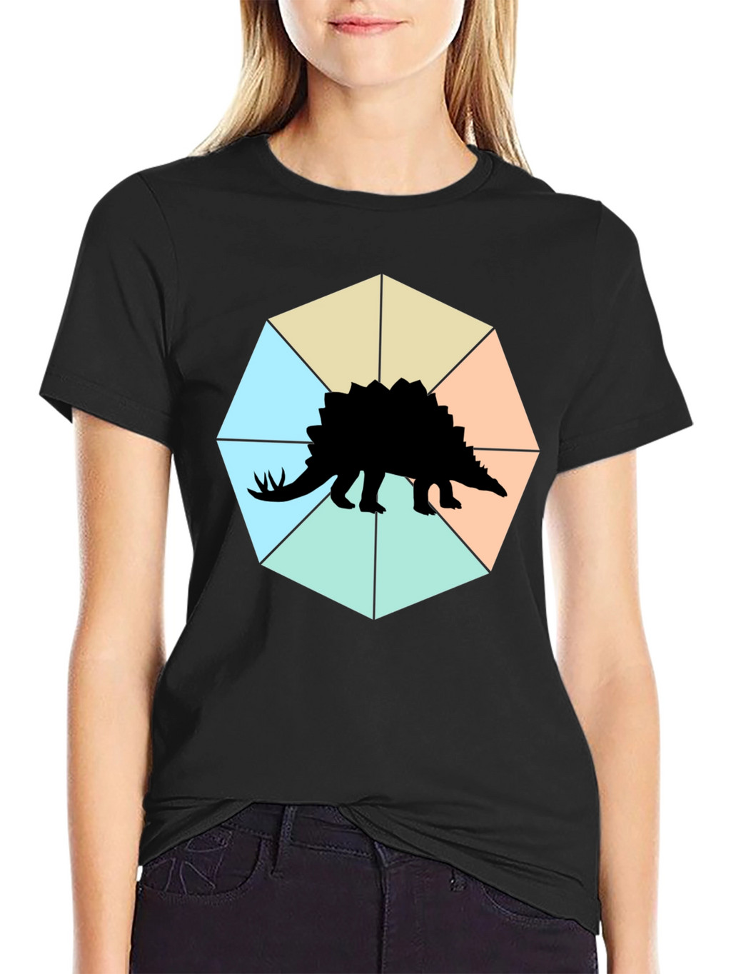 Camiseta Negra con Diseño de Estegosaurio Geométrico